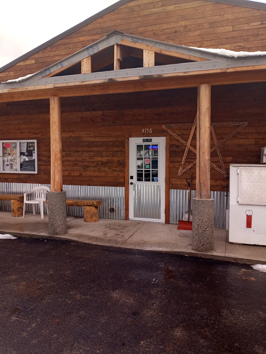 Hoodoo Creek Cafe and Market - Photo 6