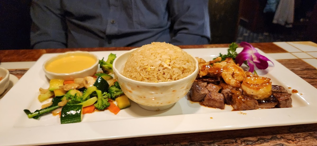 Fuji Sushi & Hibachi - Photo 2