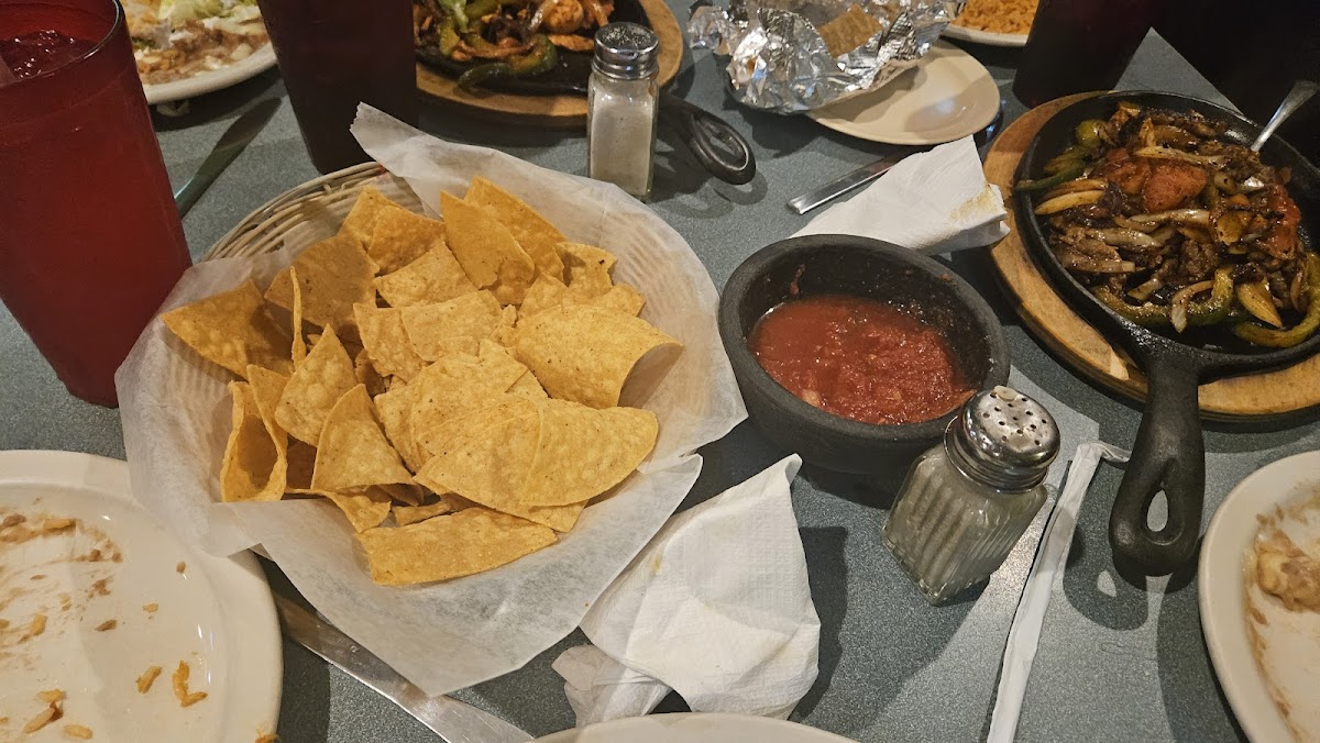 Tres Hermanos Mexican - Photo 2