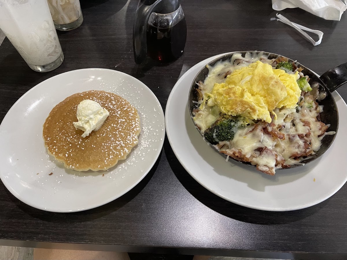 Good Day Cafe - Photo 6