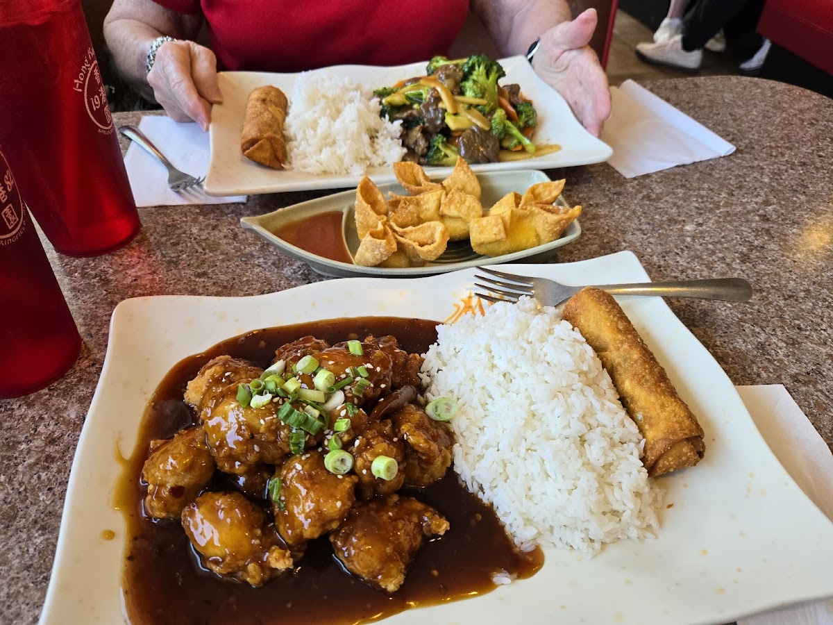 Hong Kong Inn - Photo 1