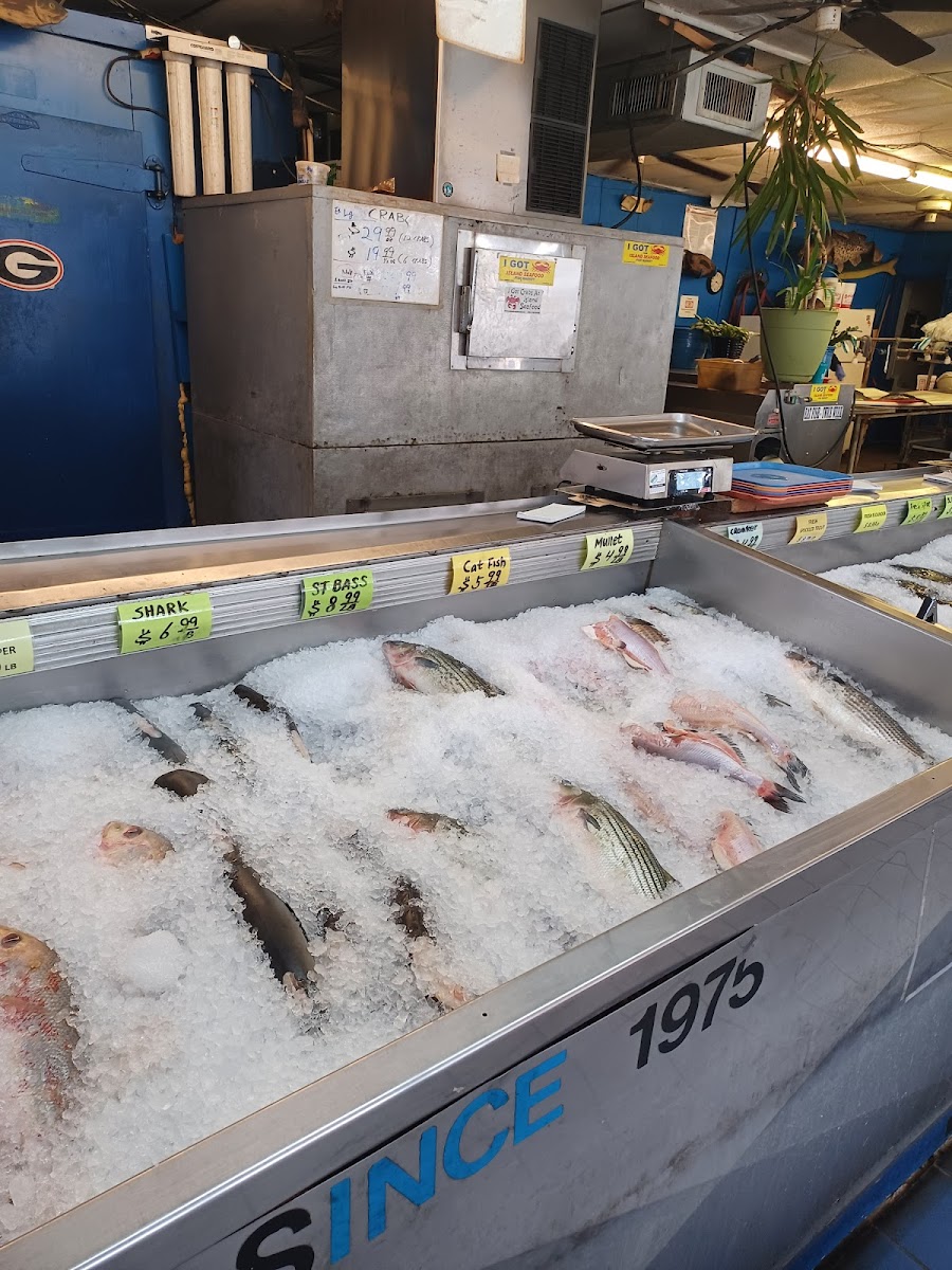 Island Seafood Inc - Photo 4