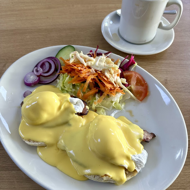 Eggs Benedict