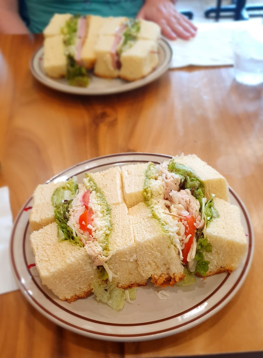 Andrade’s Honokaa Cafe - Photo 5