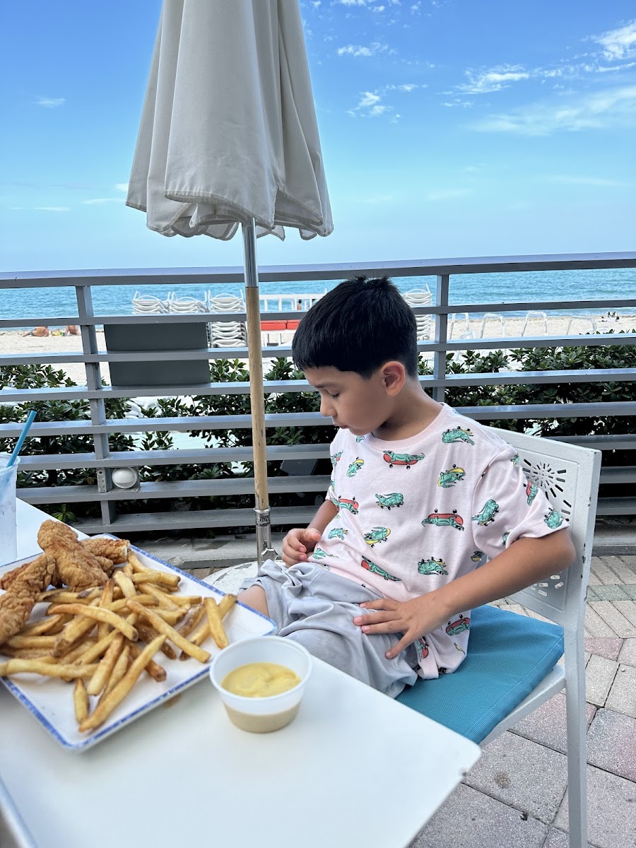 Playa Beach Bar & Grill - Photo 1