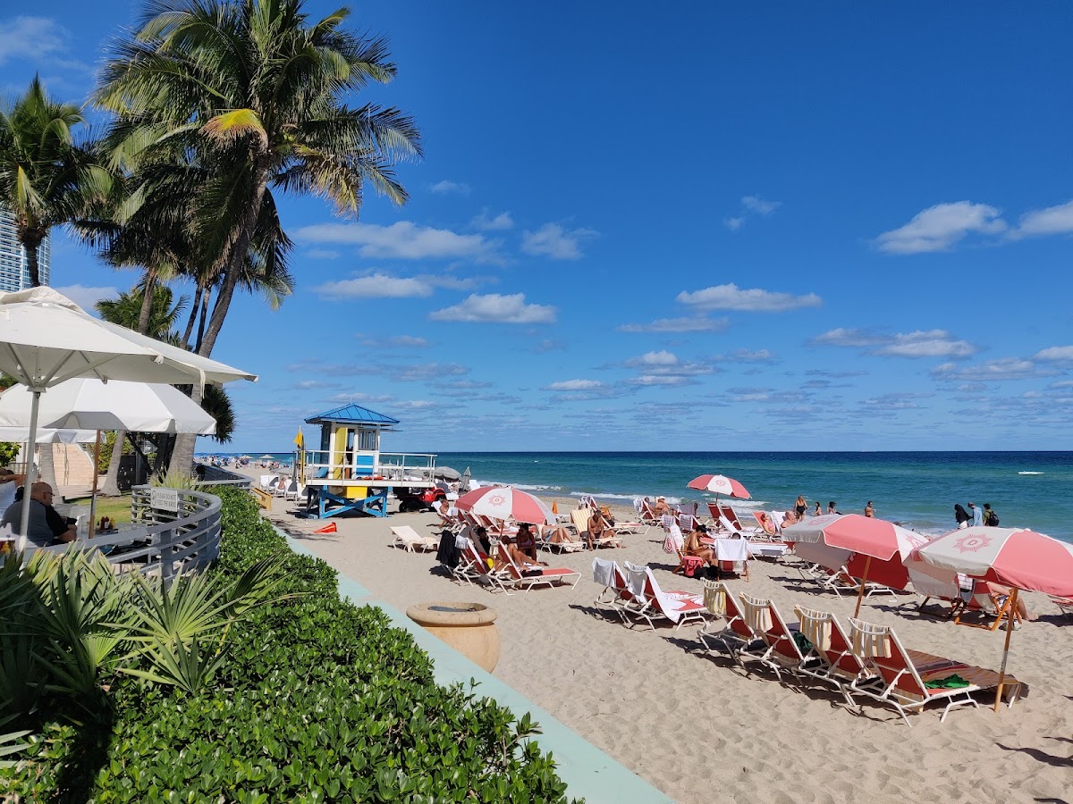 Playa Beach Bar & Grill - Photo 3