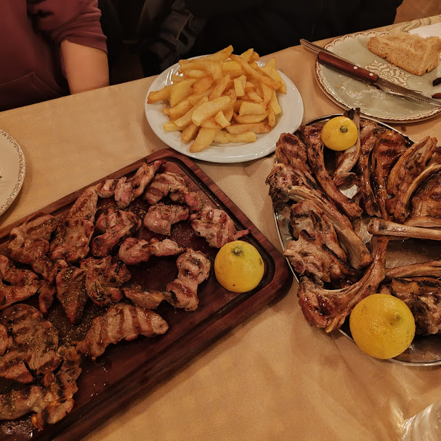 Παϊδάκια Αρνίσια Και Συκώτι Σχαρασ