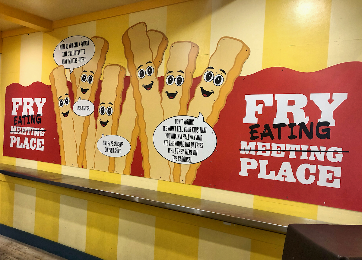 Curley's Fries - Photo 6
