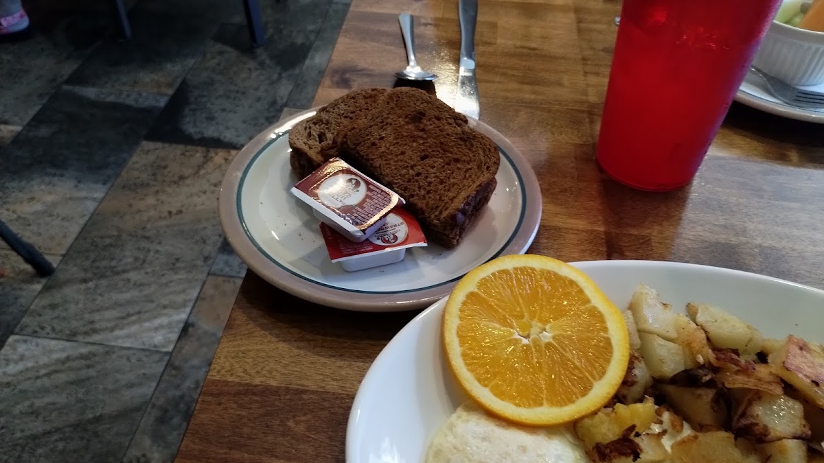 Lucio’s Breakfast Place - Photo 9