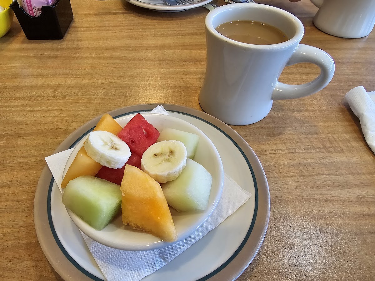 Lucio’s Breakfast Place - Photo 2