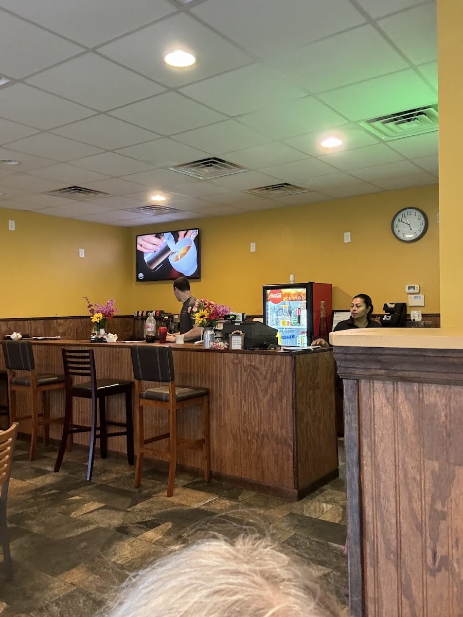 Lucio’s Breakfast Place - Photo 7