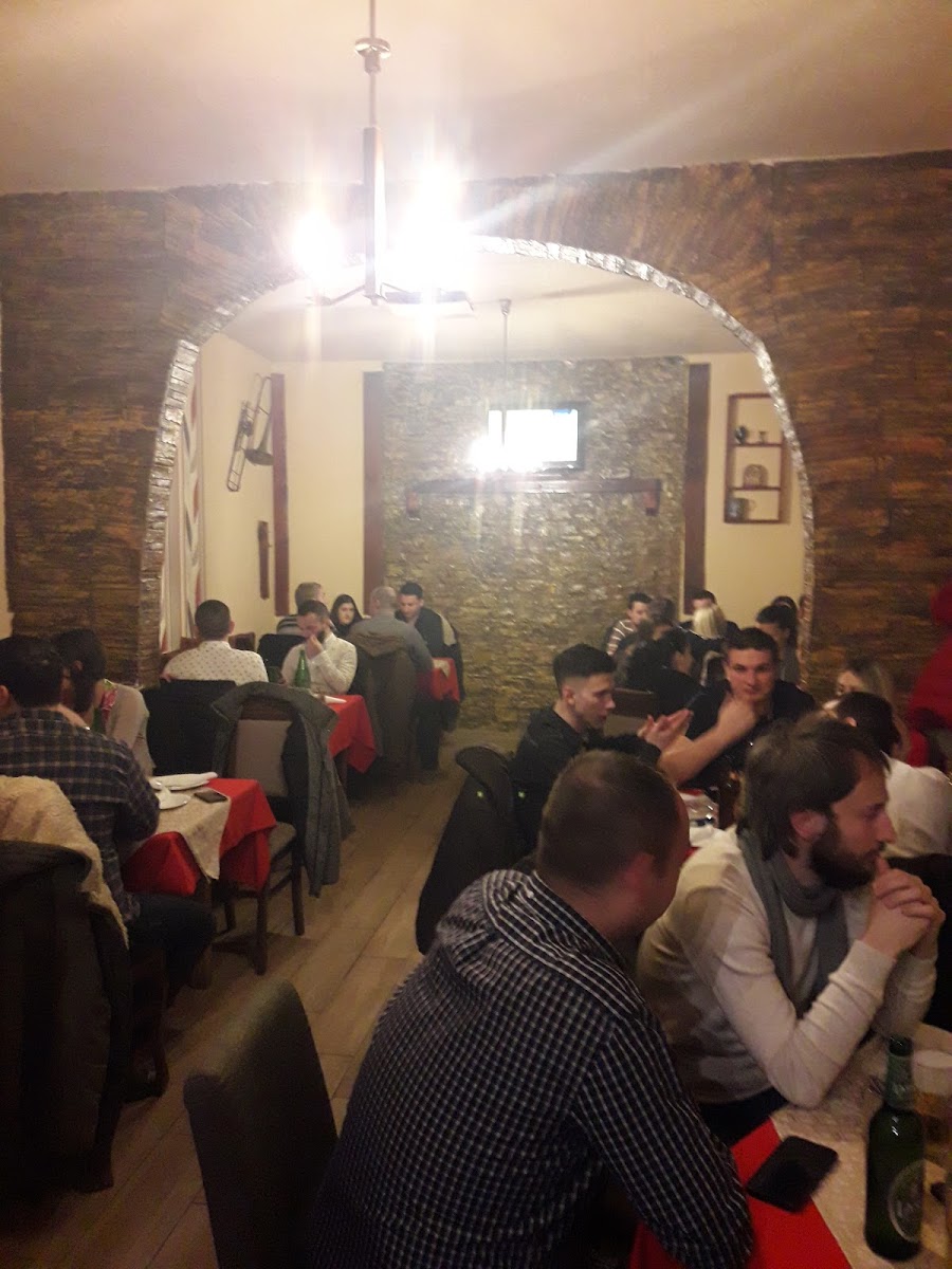 Etno Restoran 'NAŠA KUĆA' - Photo 9
