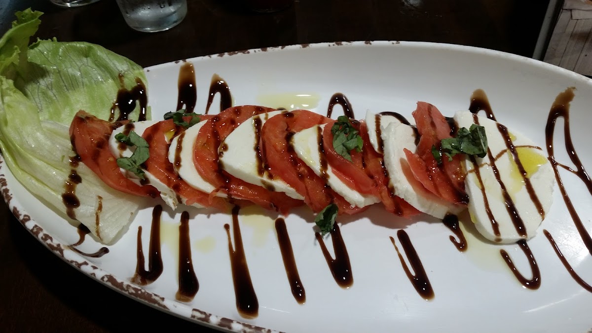 Golden Bear Grill - Photo 5