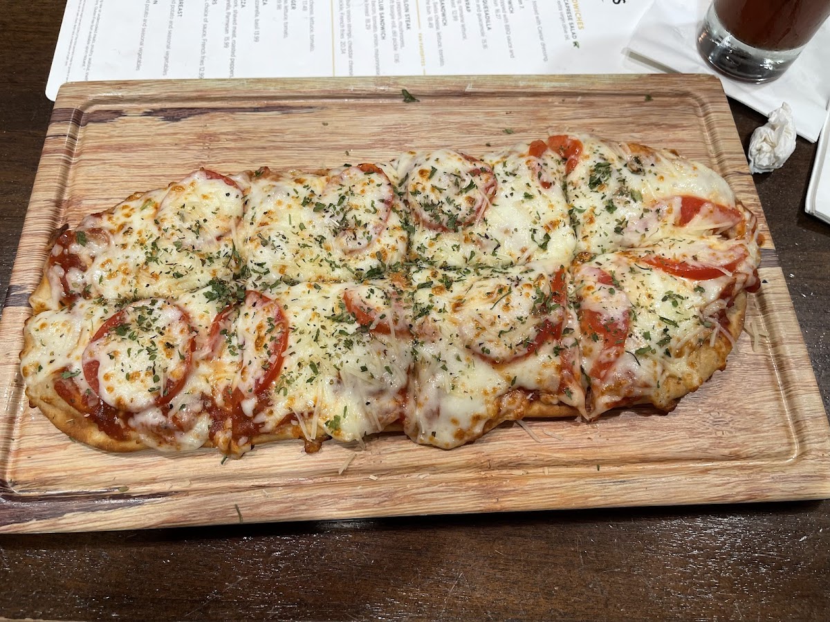 Golden Bear Grill - Photo 7