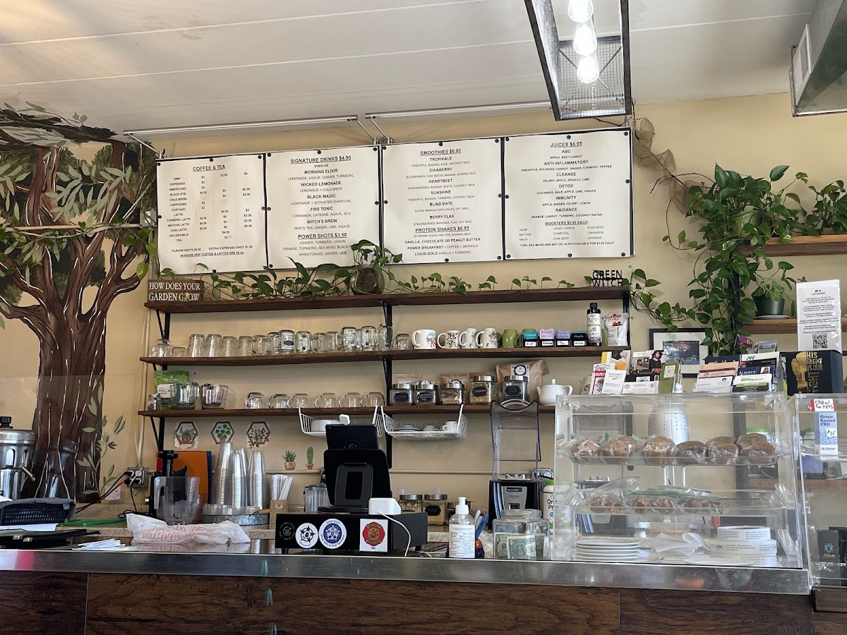 The Green Witch Cafe - Photo 5