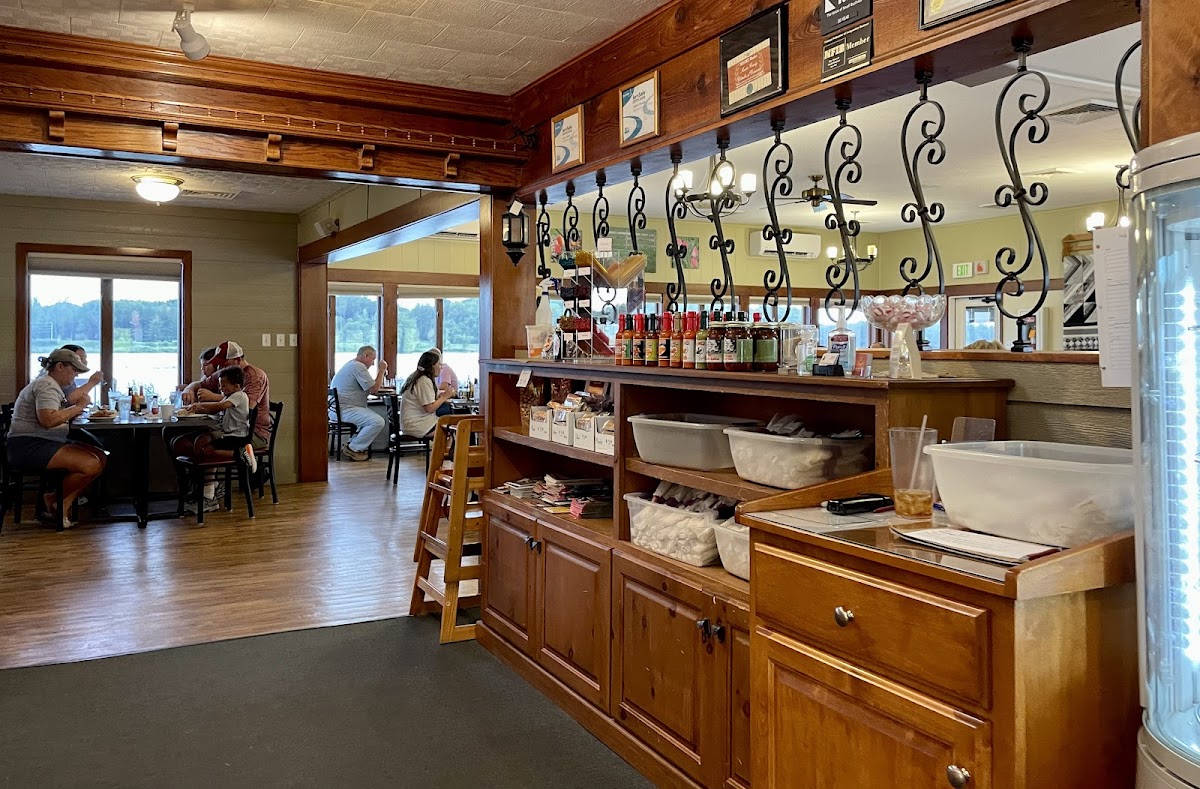 Stoll's Lakeview Restaurant - Photo 6