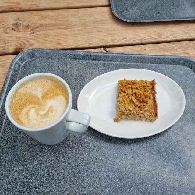 Latte and Rhubarb Cake