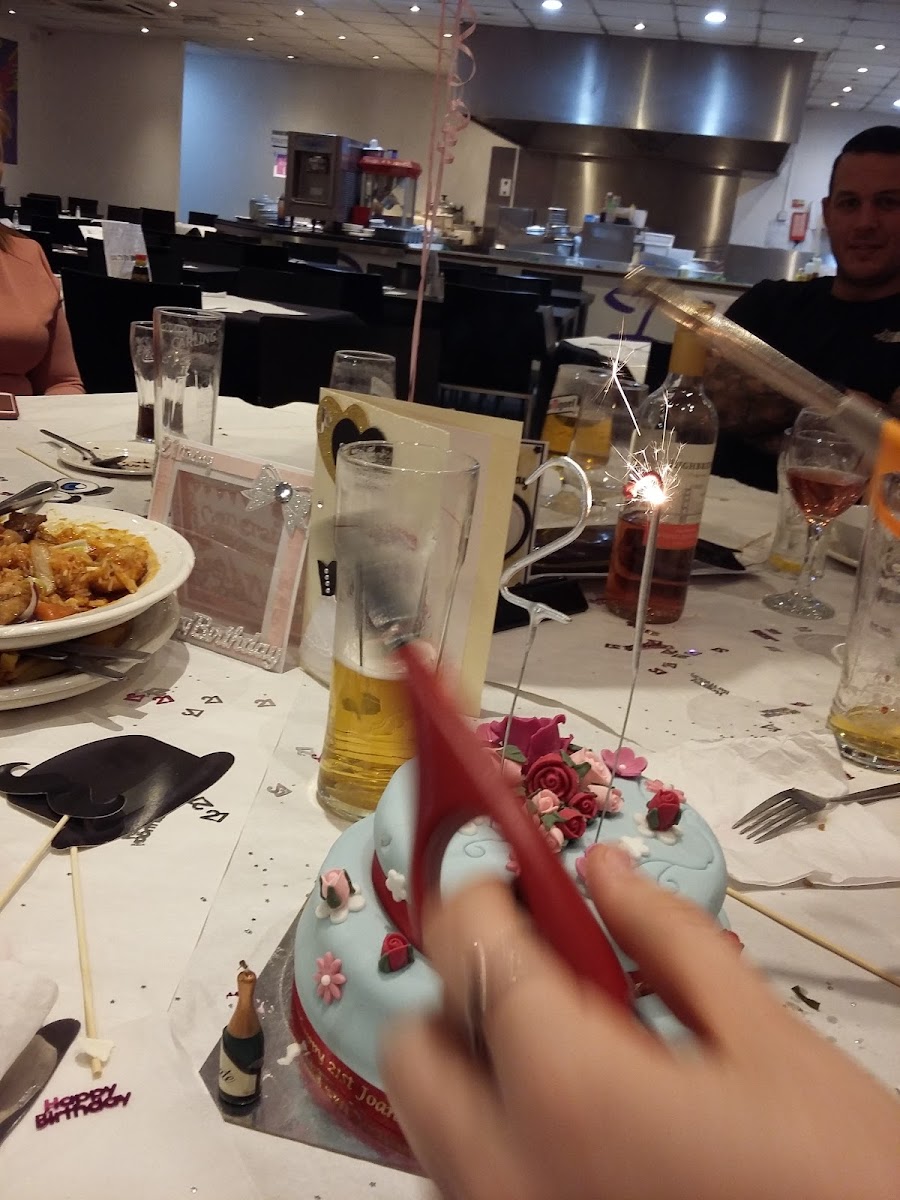 Buffet Fever - Photo 2