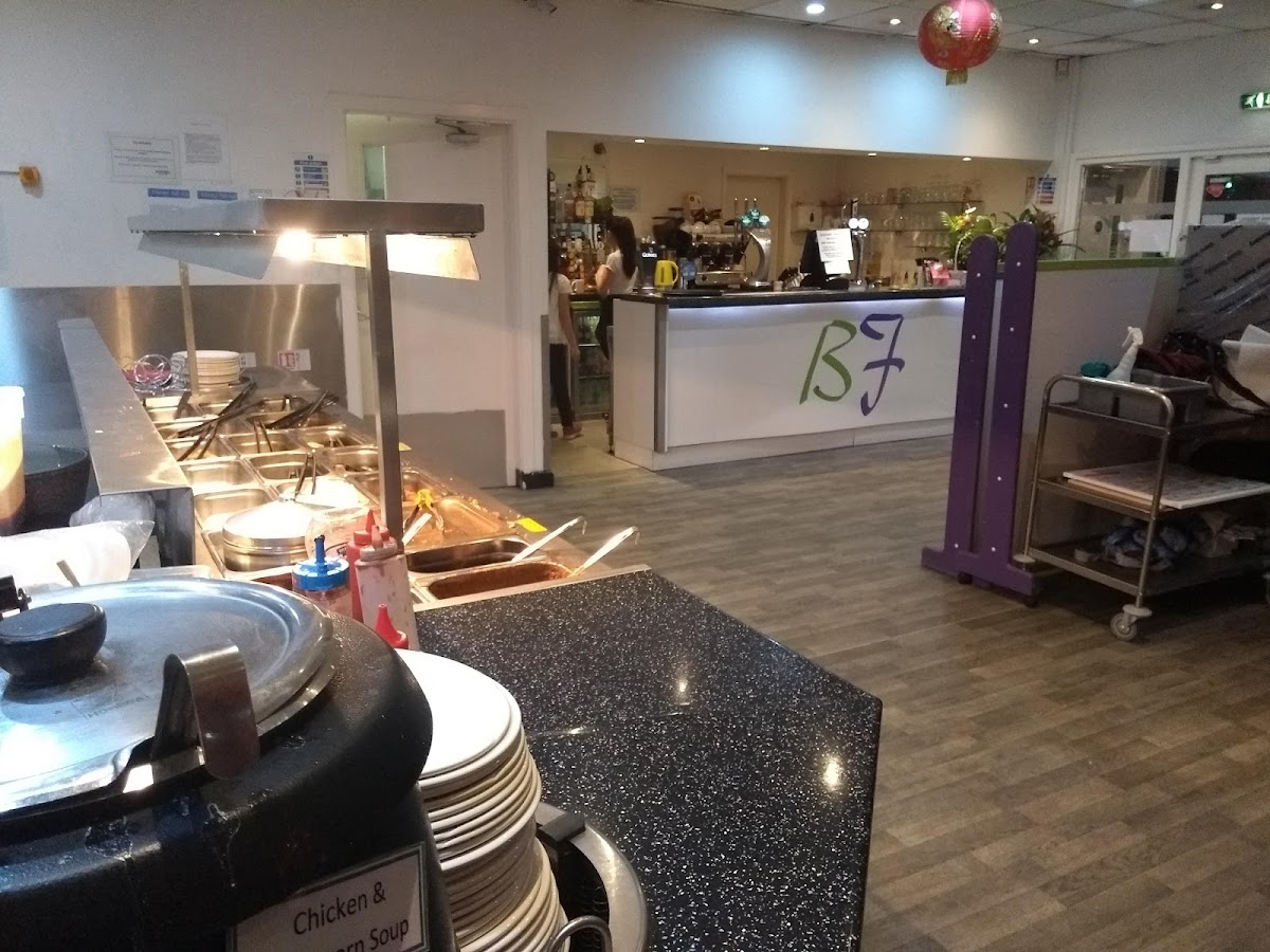 Buffet Fever - Photo 4