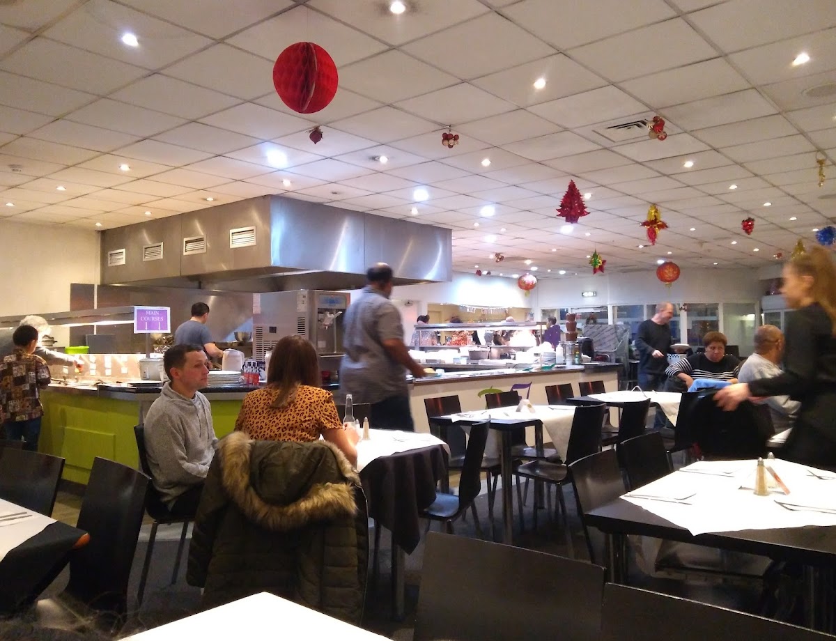 Buffet Fever - Photo 6