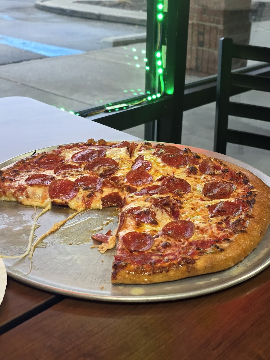 Faro's Pizza - Photo 2