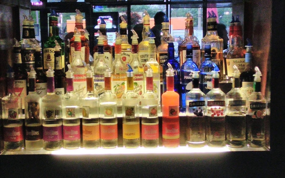 Travelers Grille - Photo 2