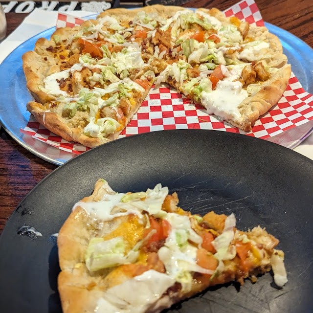 Chicken Bacon Tomatoes Lettuce&Ranch Pizza