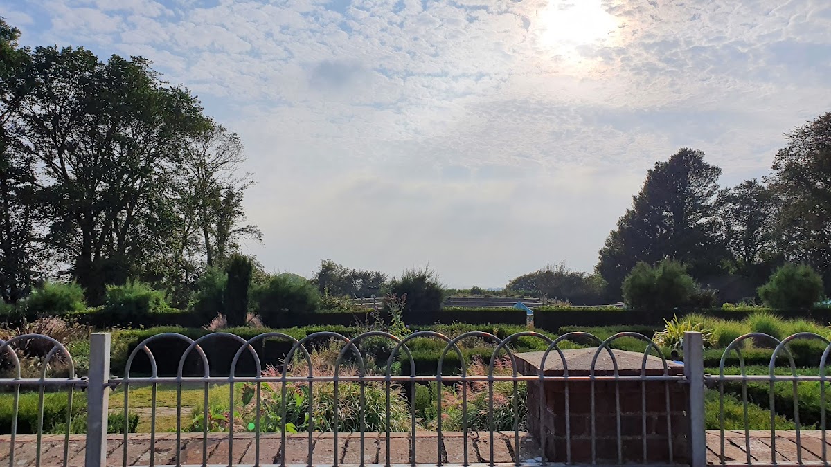 Dyke Road Park Cafe - Photo 4