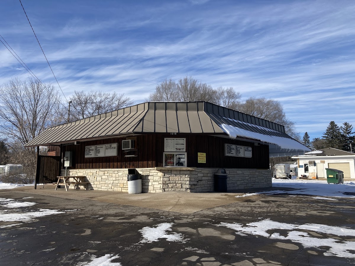 The Hut Drive In - Photo 2
