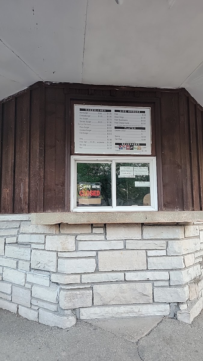 The Hut Drive In - Photo 4