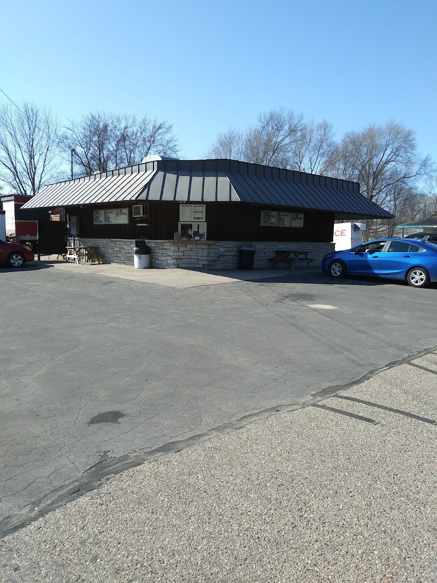 The Hut Drive In - Photo 6