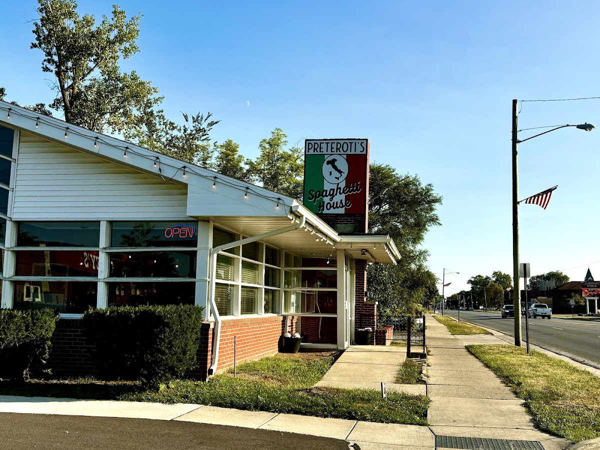 Preteroti's Spaghetti House - Photo 2
