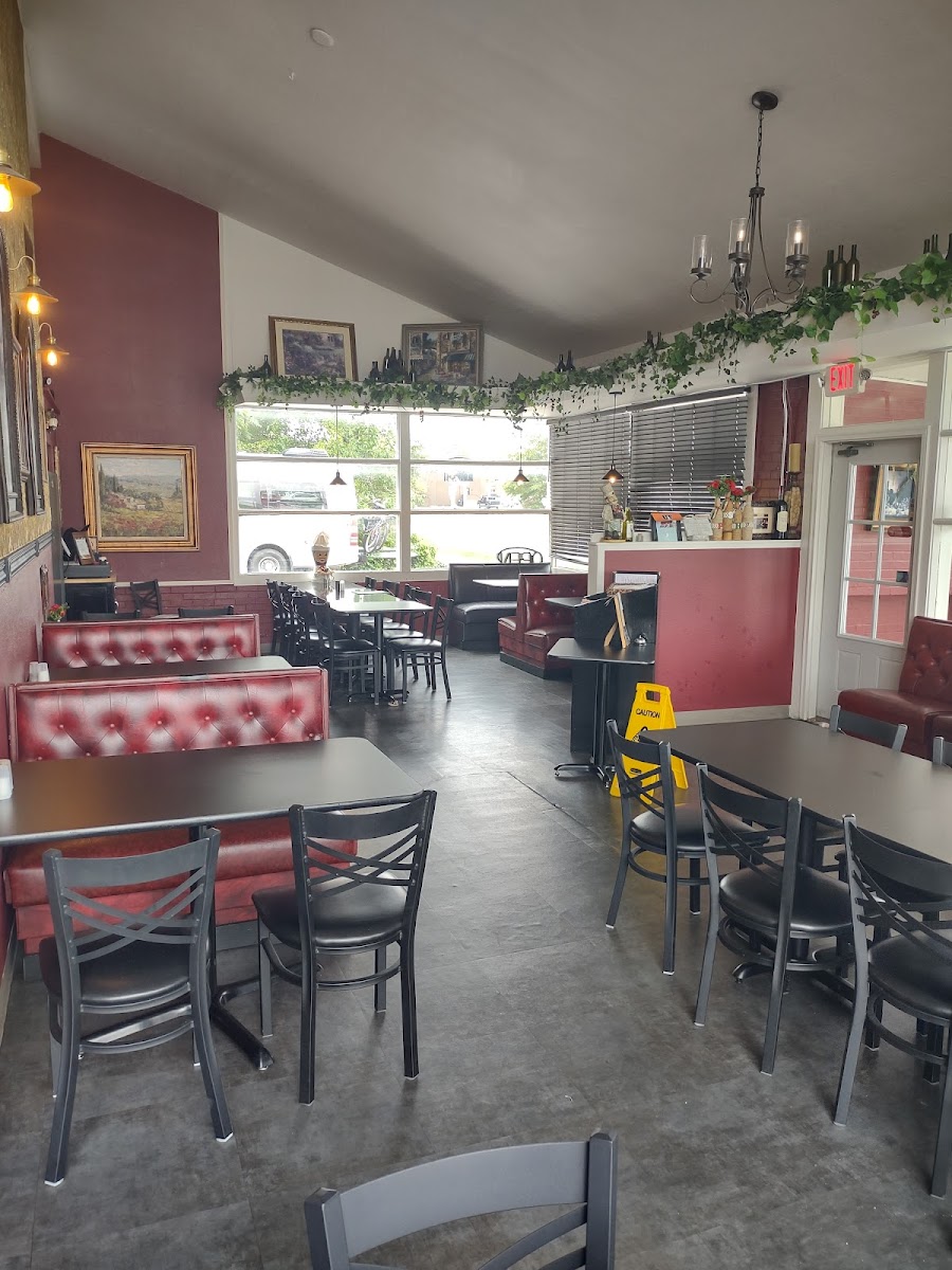 Preteroti's Spaghetti House - Photo 3