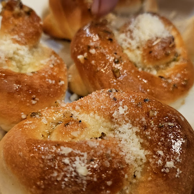 Garlic Knots