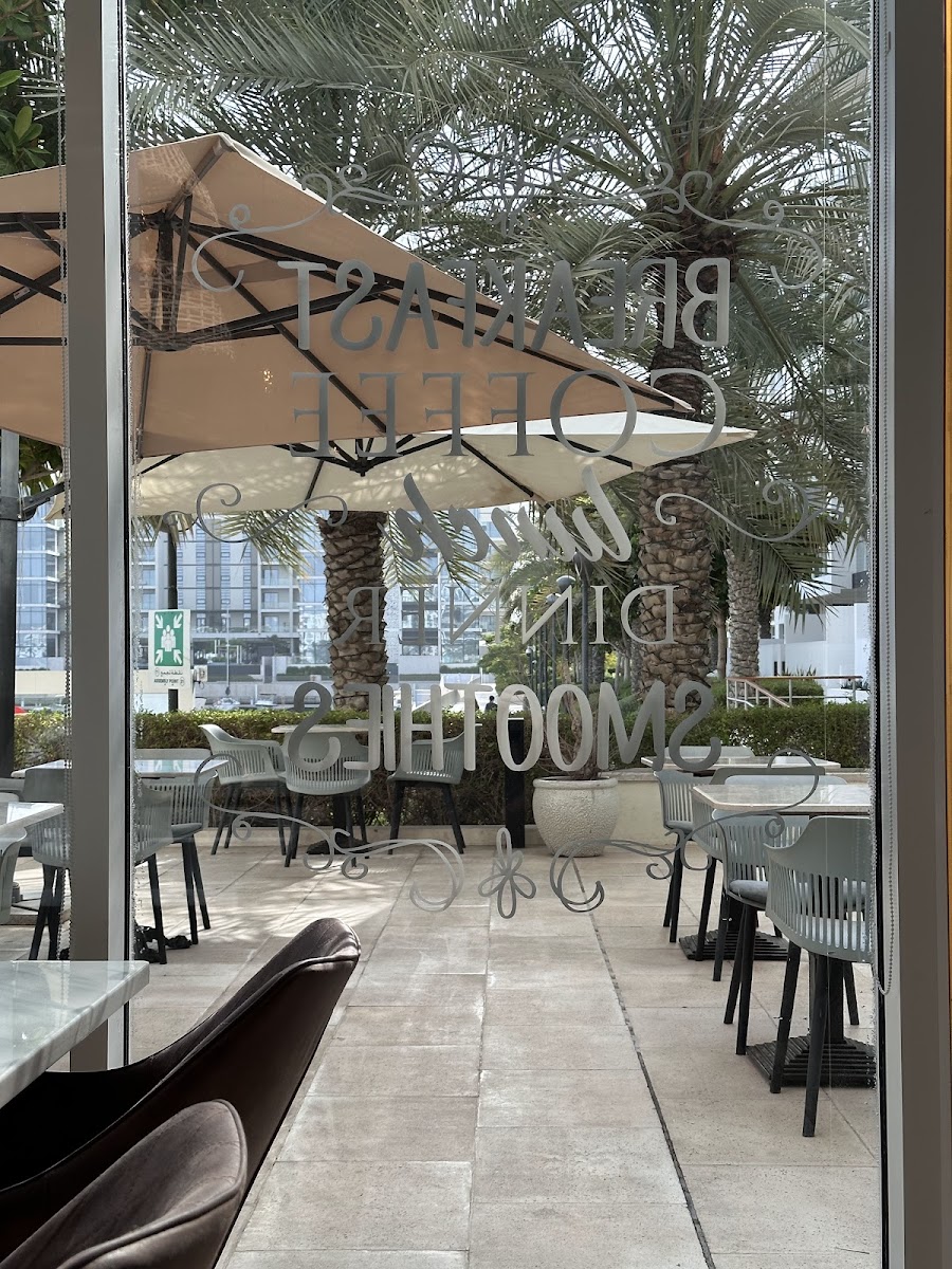 Mani's Cafe Al Mouj مقهى مانيز كافيه - Photo 7