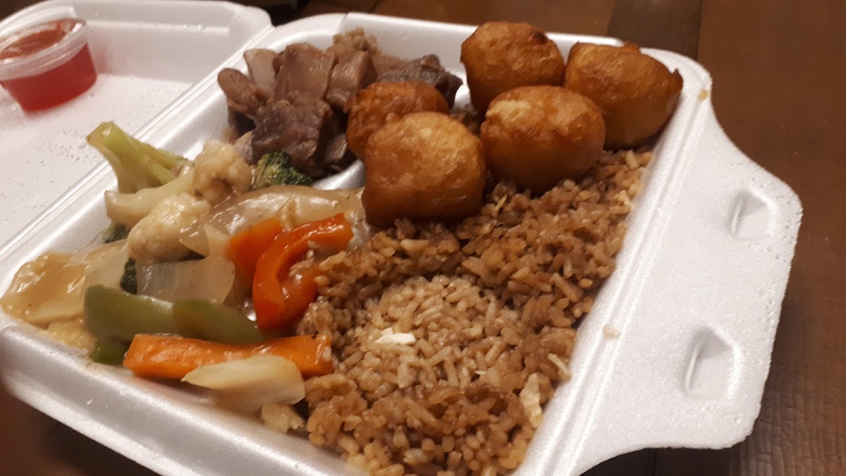 China Place Restaurant - Photo 2
