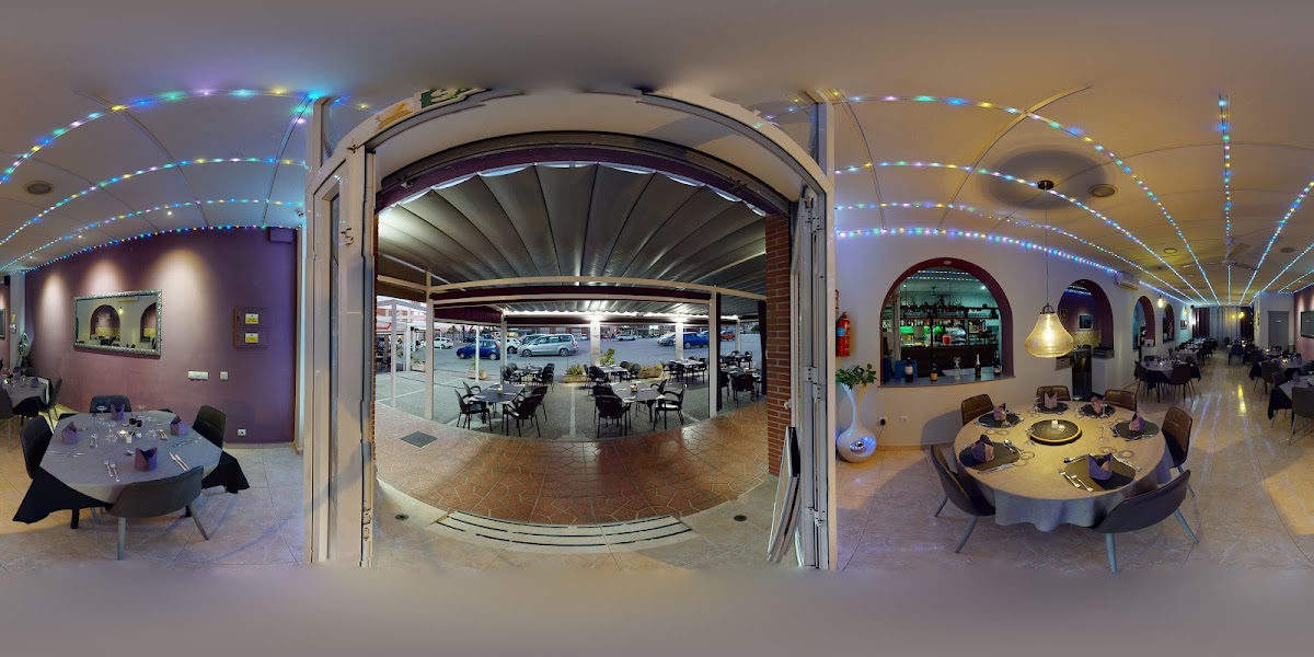AJ's restaurant & bar - Photo 8