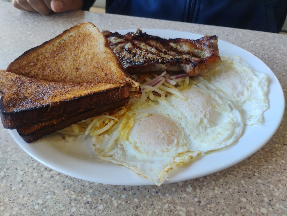 Travellers Restaurant - Valleyview - Photo 6