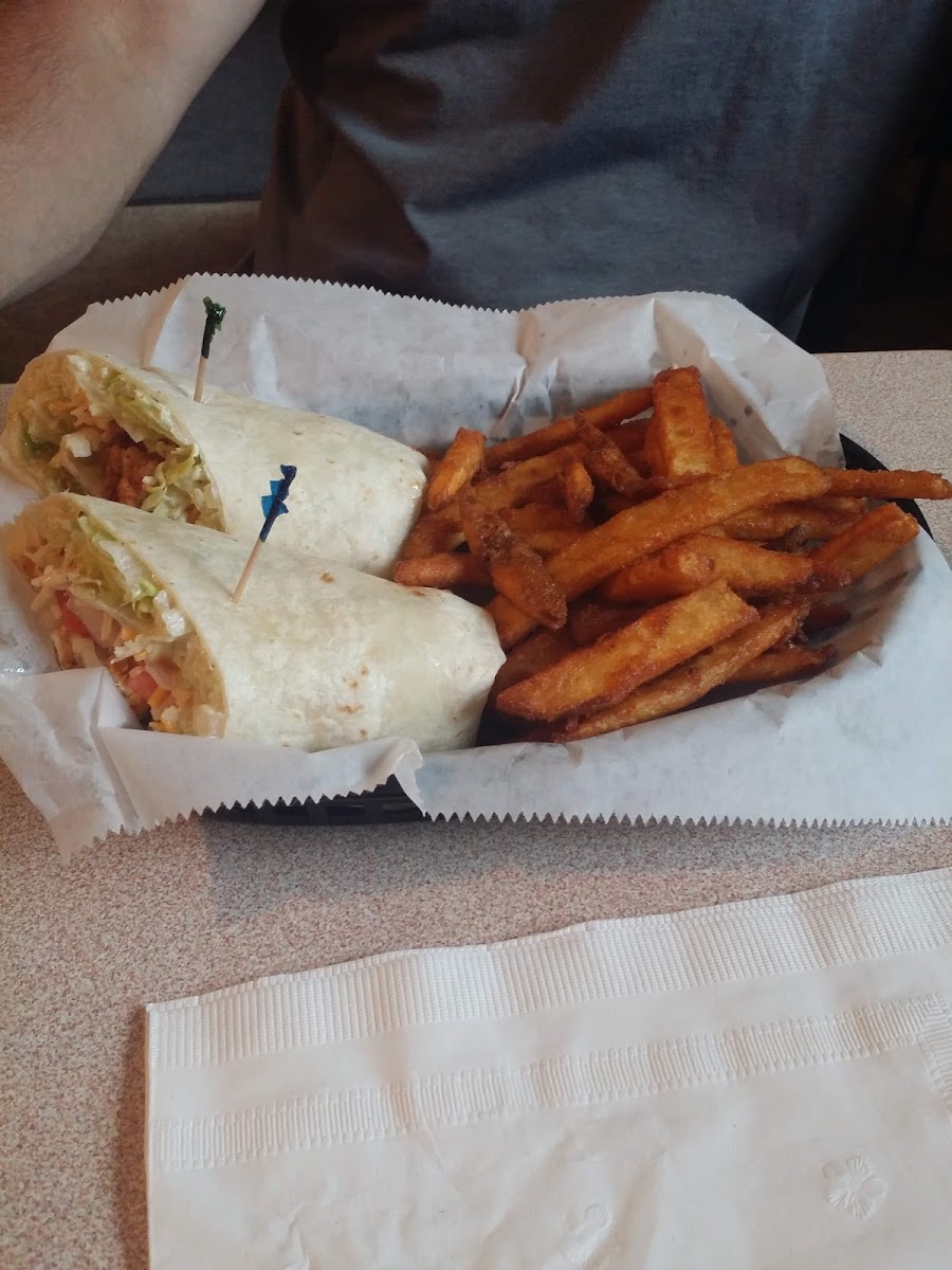 Swany's Pub & Grub - Photo 4