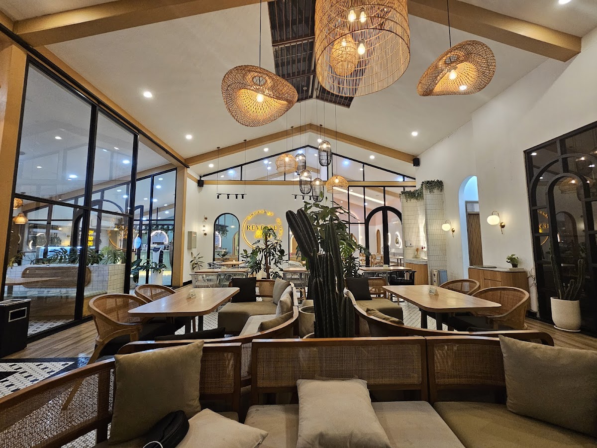 Reveuse Resto