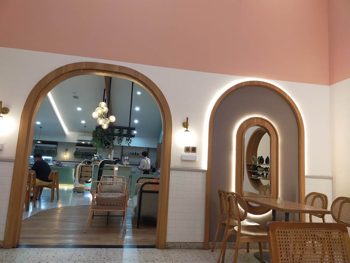 Reveuse Resto - Photo 9
