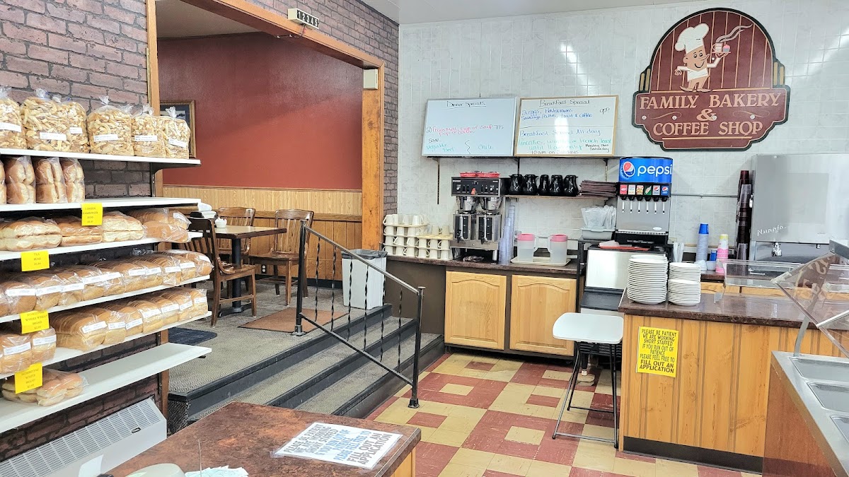 5th & Main Bakery & Restaurant - Photo 4