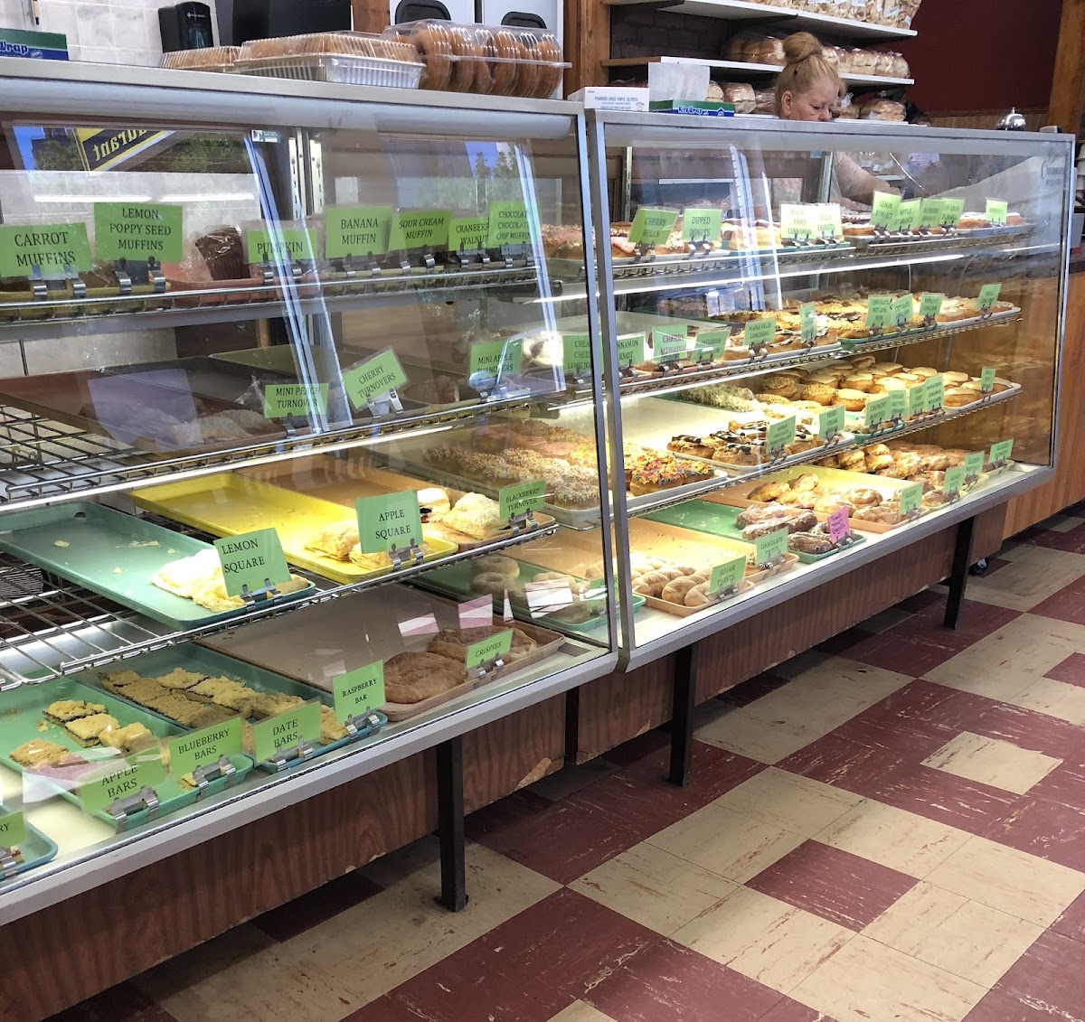 5th & Main Bakery & Restaurant - Photo 8