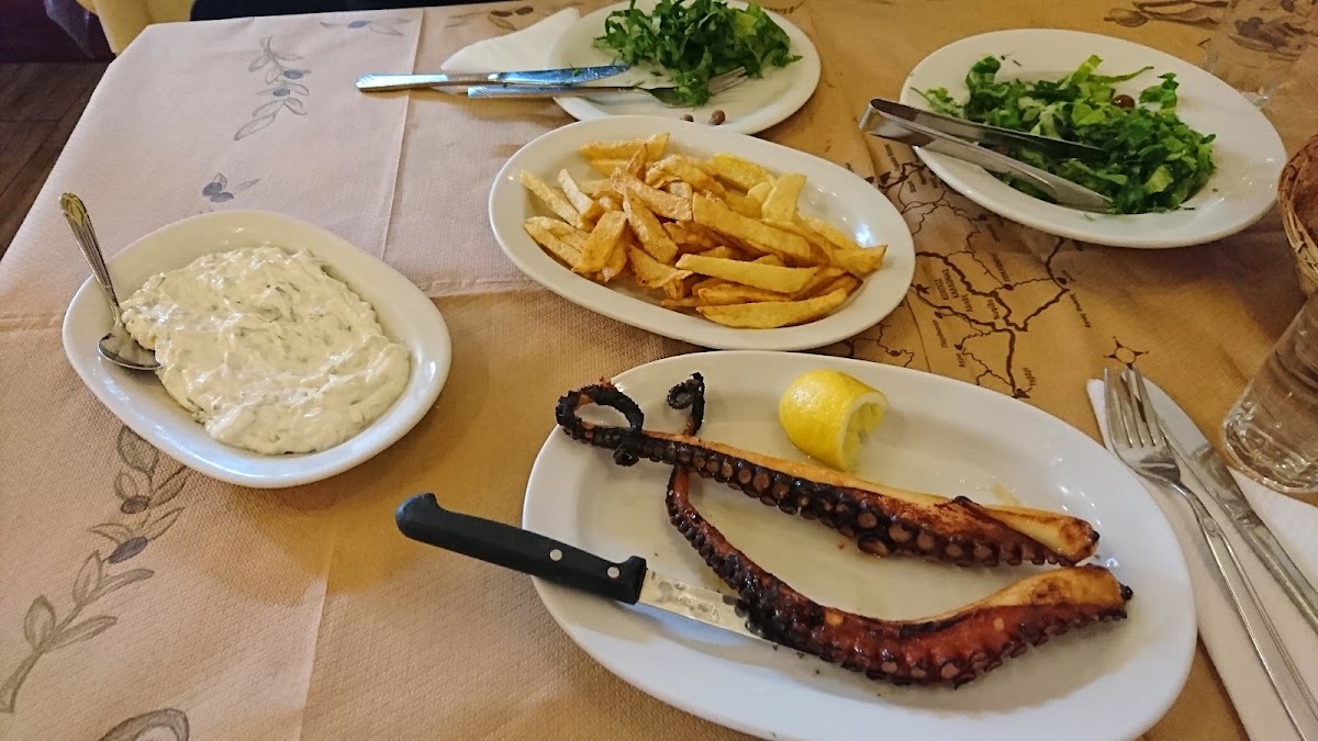 Kalderimi Taverna - Photo 1