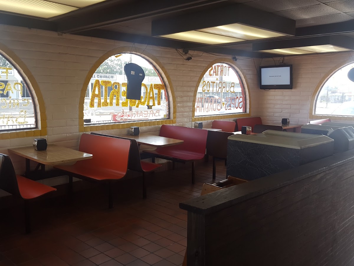 California Tacos Shop - Photo 6