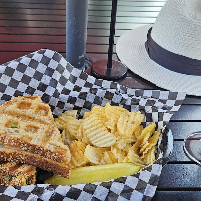 Salmon Sandwich