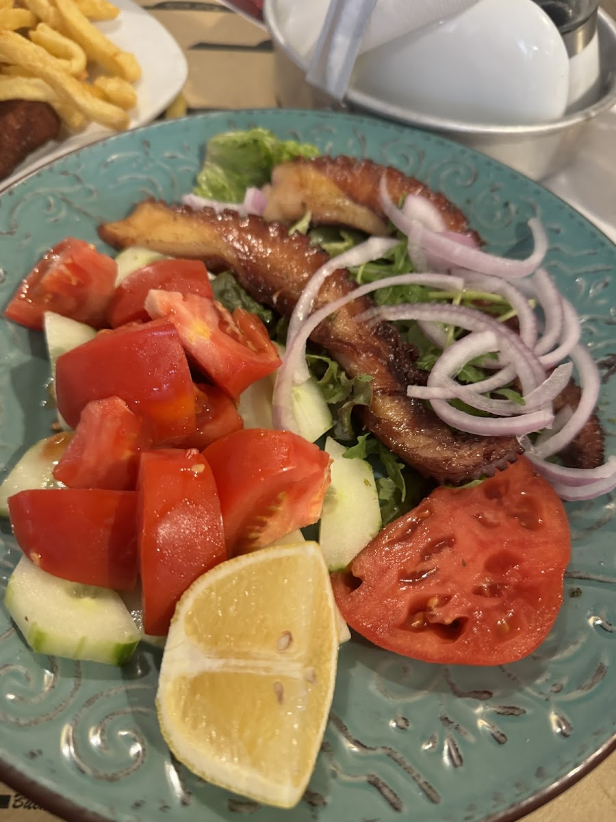 Evies Cafe Restaurant - Photo 6