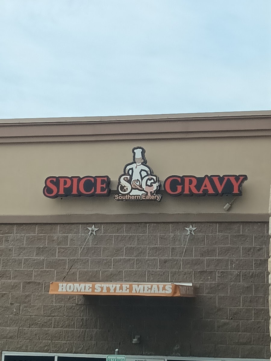Spice and Gravy Southern Eatery - Photo 3