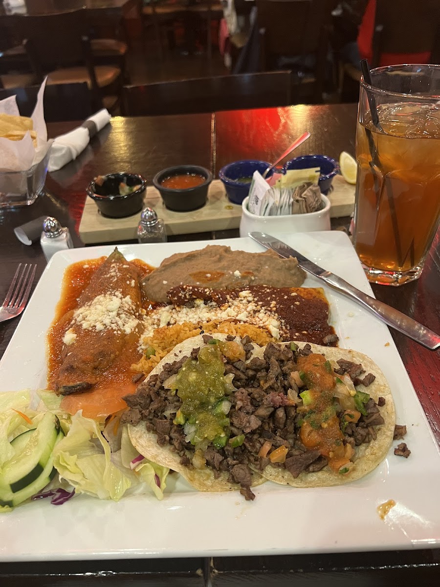 Cunado's Restaurant - Photo 4