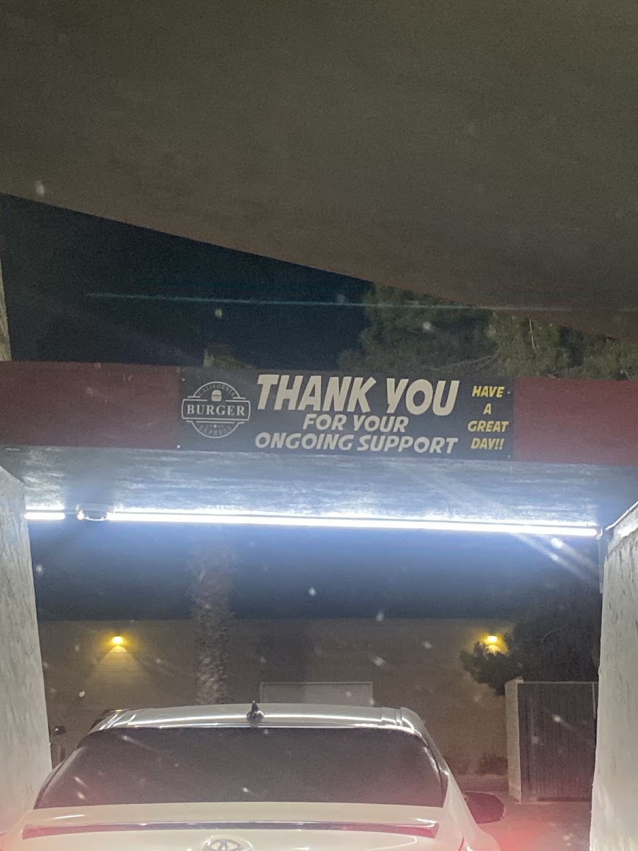 California Burger Express - Photo 2